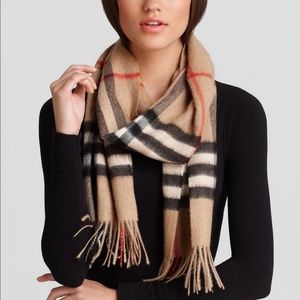 Burberry Giant Check Cashmere Scarf Camel W/Tag